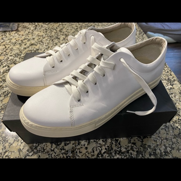 Kenneth Cole leather sneakers 11/m - Picture 1 of 3